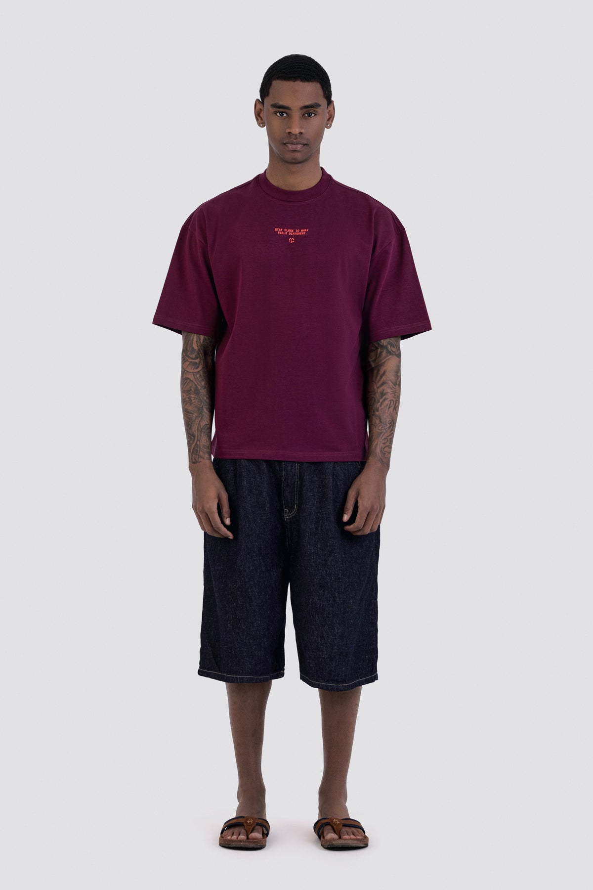 04X Oversized Stay Close Burgundy T-Shirt