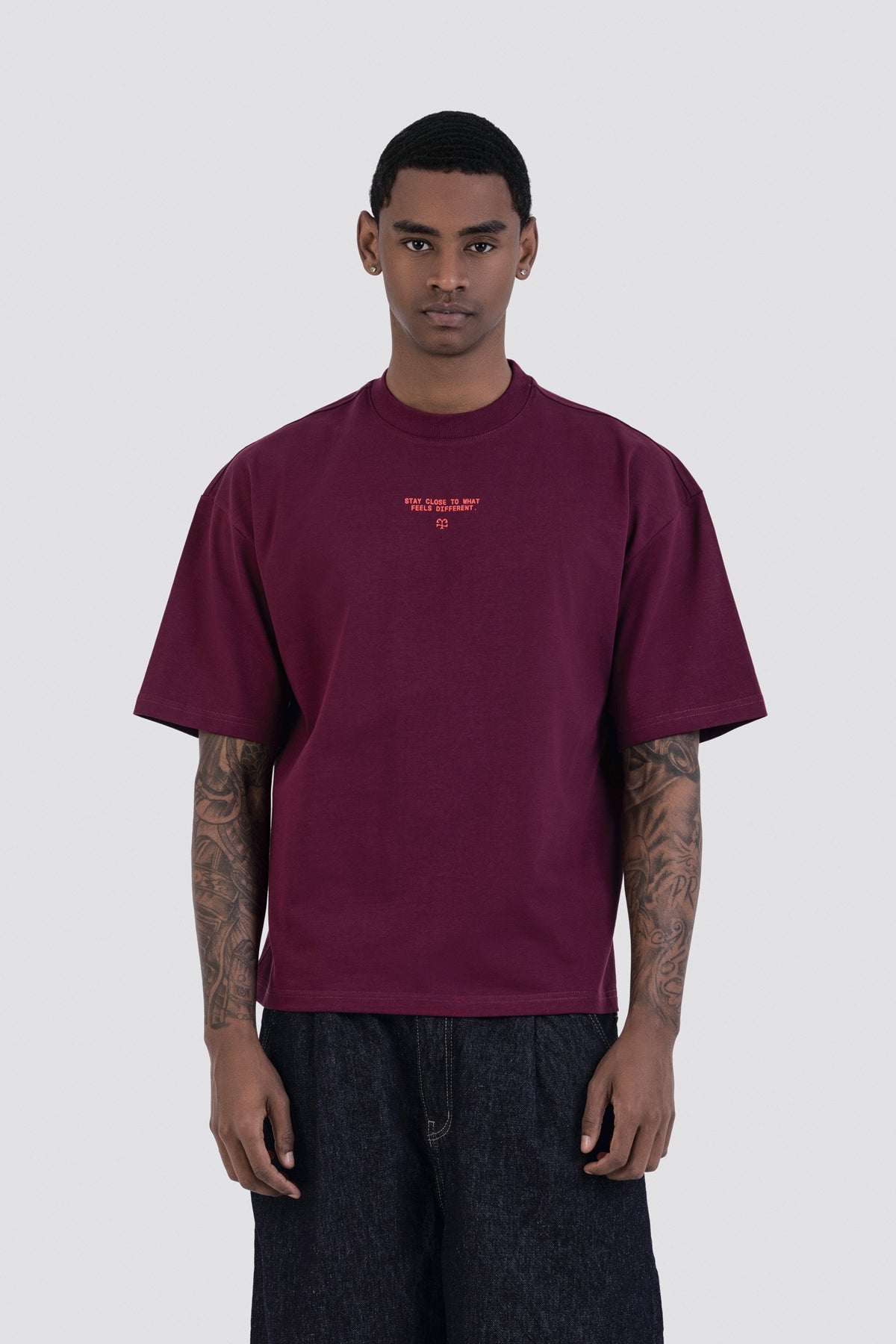 04X Oversized Stay Close Burgundy T-Shirt
