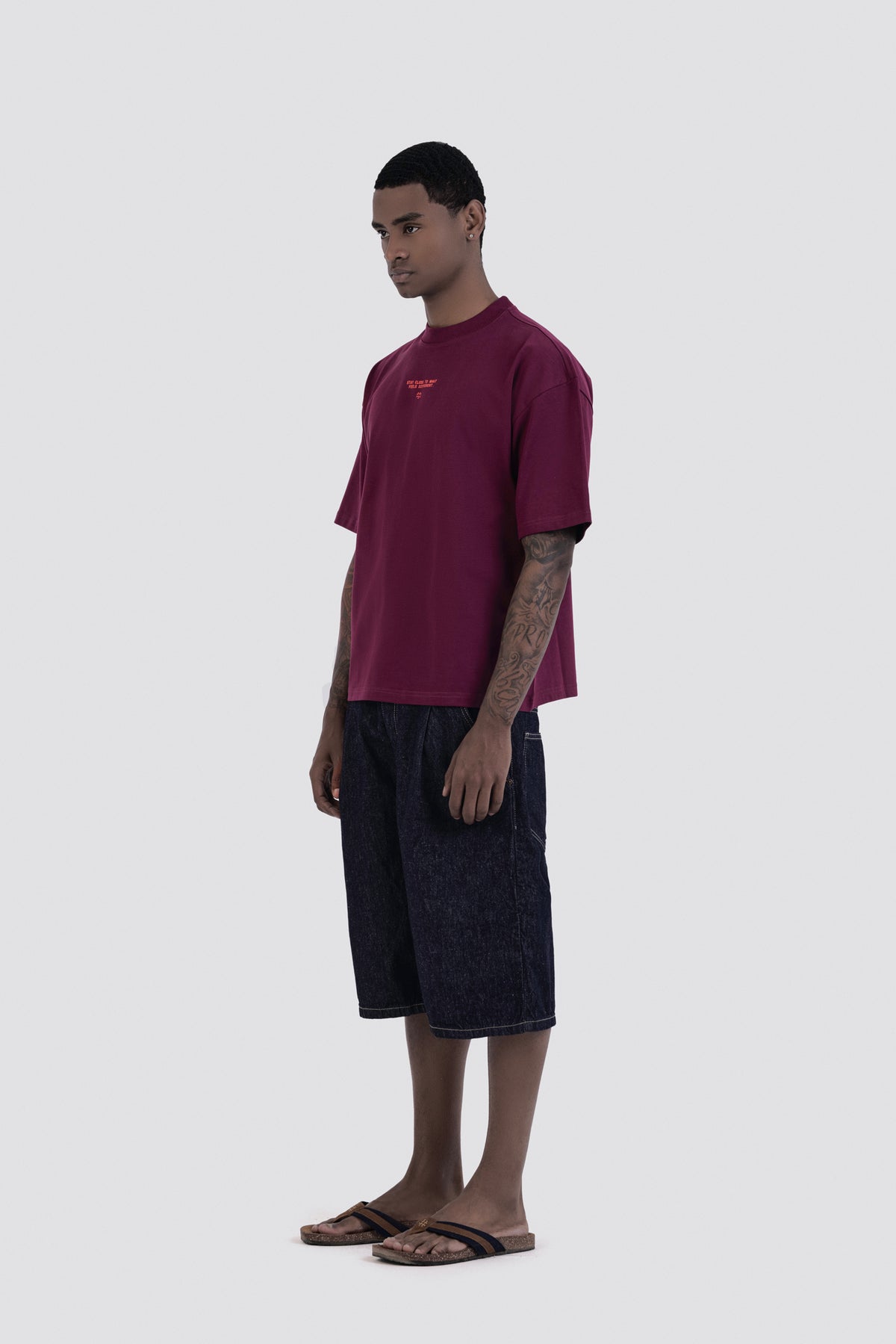 04X Oversized Stay Close Burgundy T-Shirt