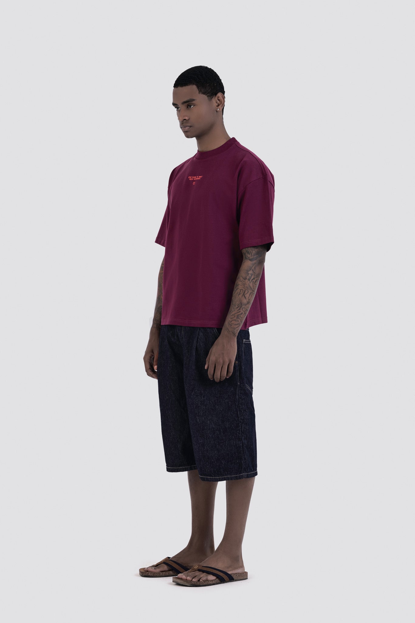 04X Oversized Stay Close Burgundy T-Shirt