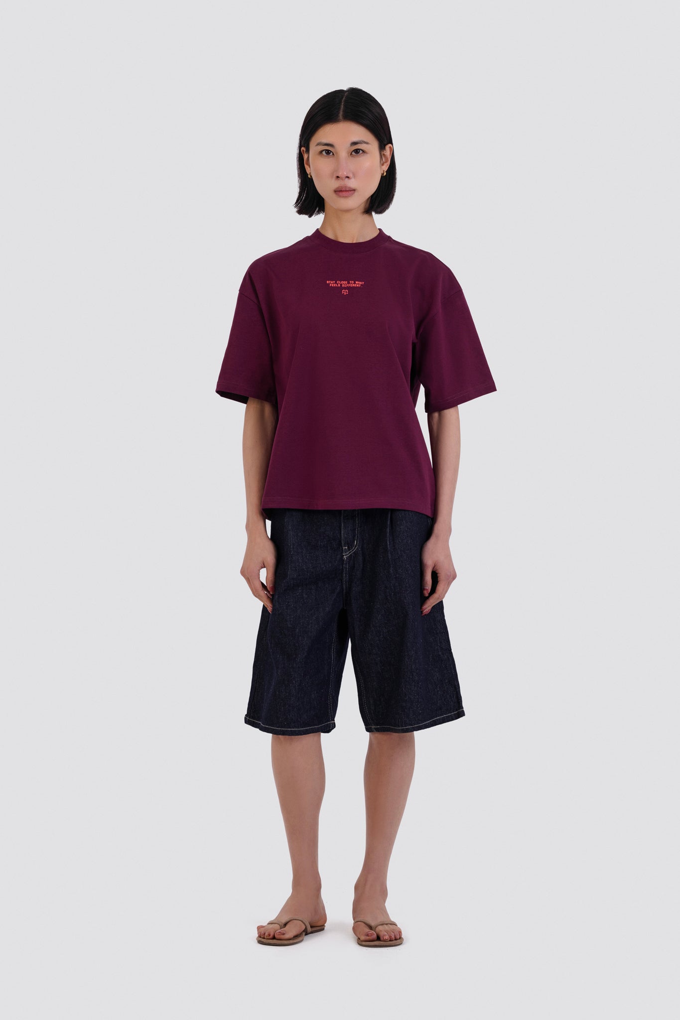 04X Oversized Stay Close Burgundy T-Shirt