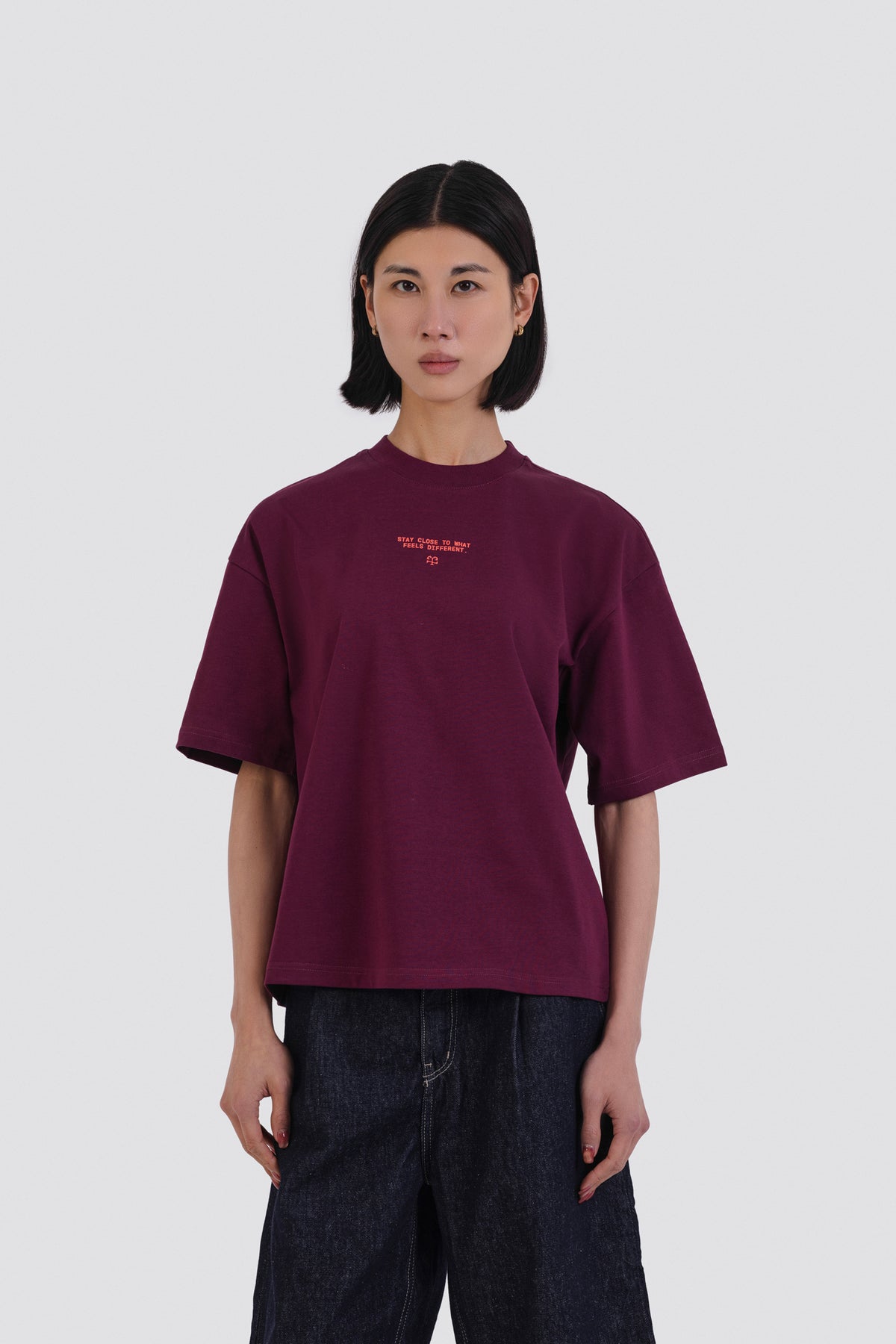 04X Oversized Stay Close Burgundy T-Shirt