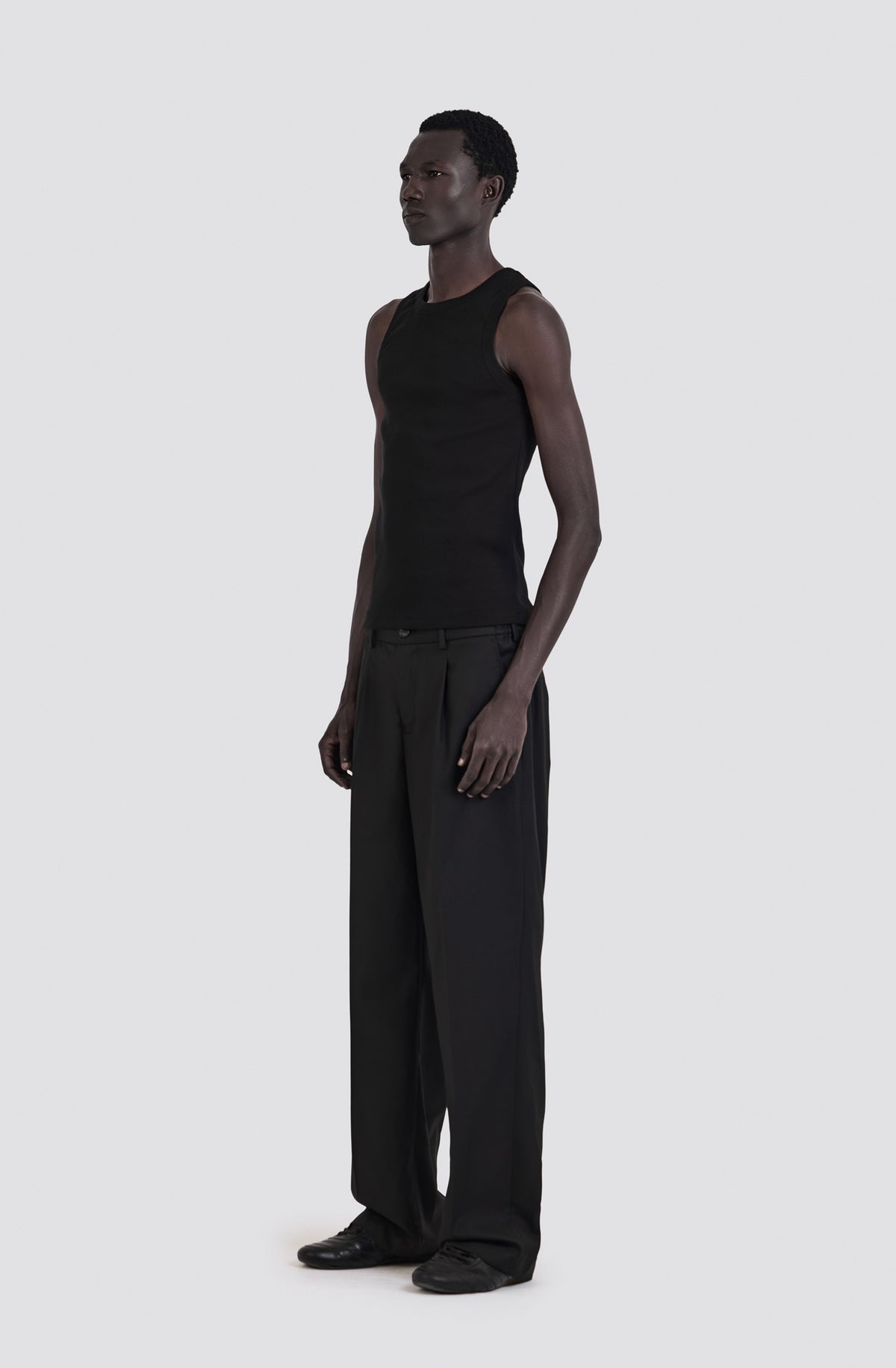 03C Relaxed Pleated Black Pants