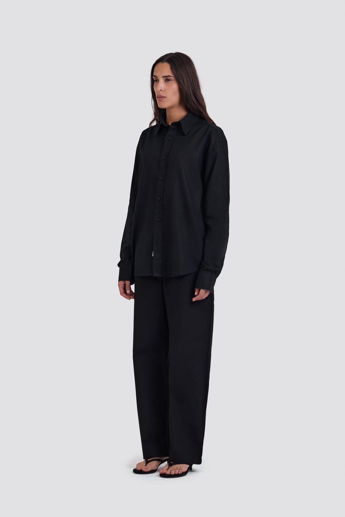 03C Oversized Linen Black Shirt