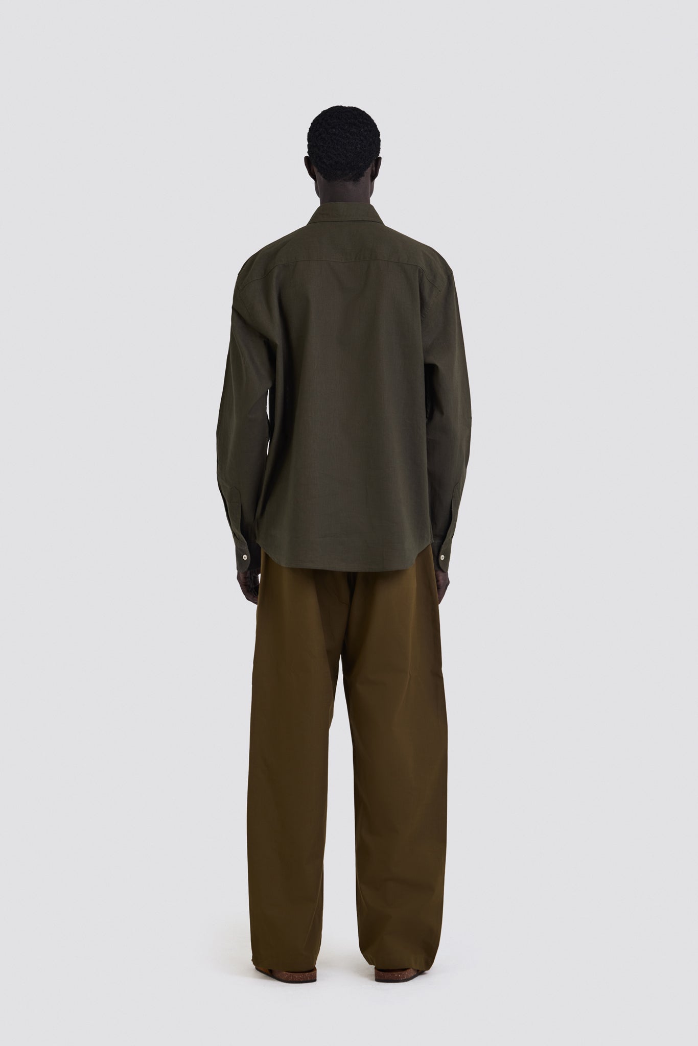 03C Relaxed C-Linen Olive Pants