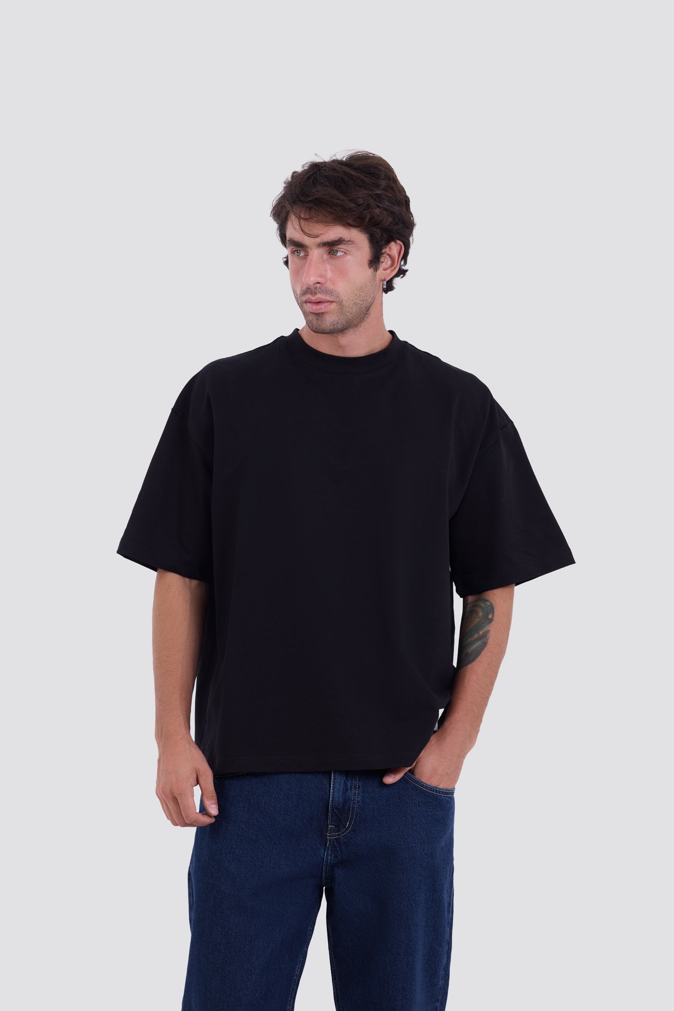 01E Oversized Core Black T-Shirt – Baynoire