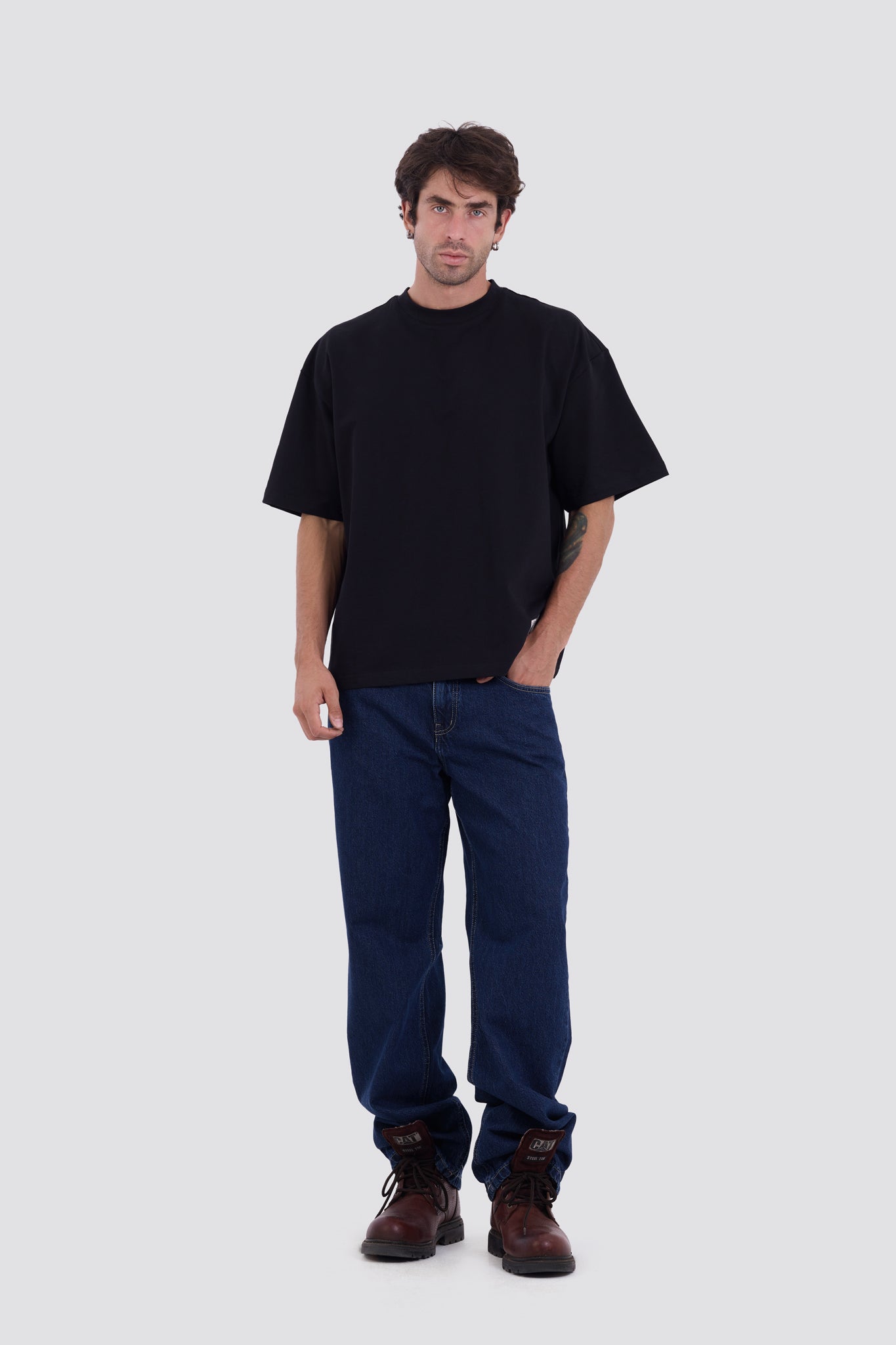 01E Oversized Core Black T-Shirt – Baynoire