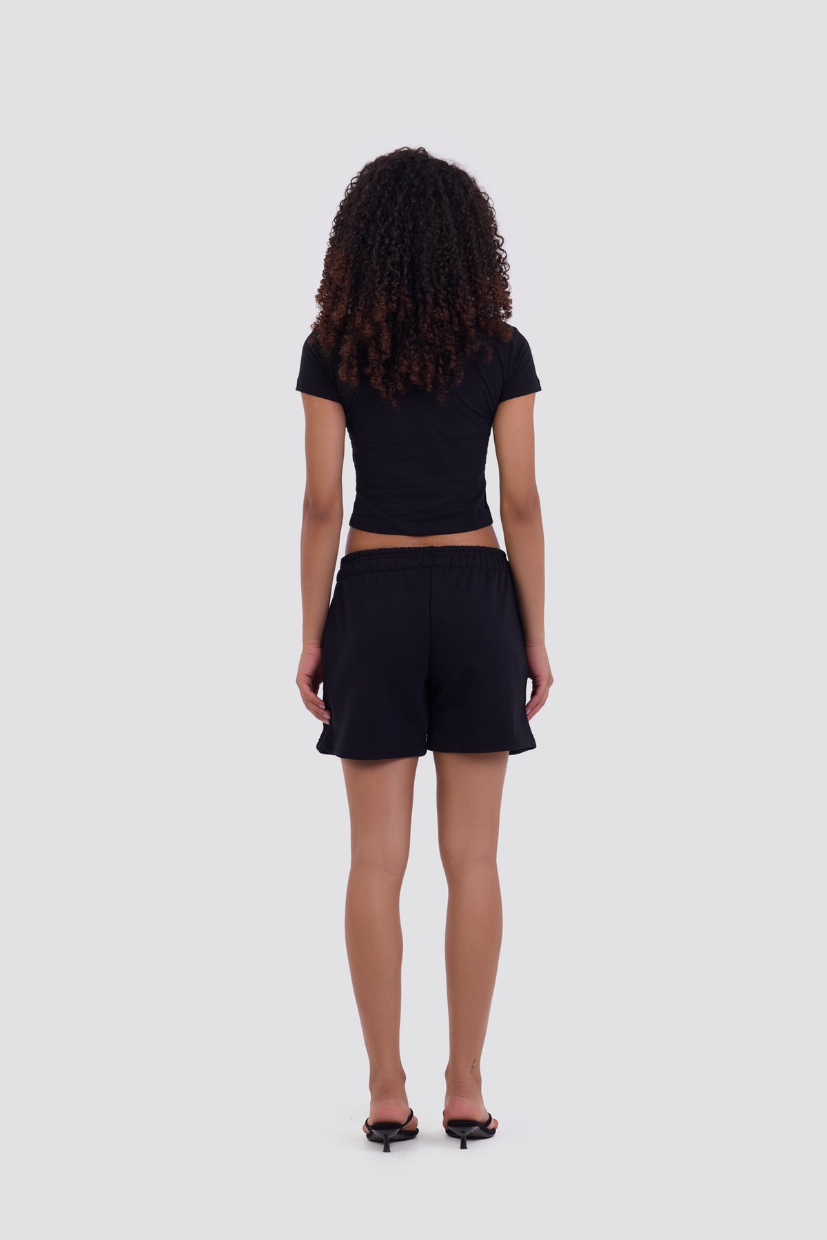 0IE Relaxed Black Short Sweatshorts