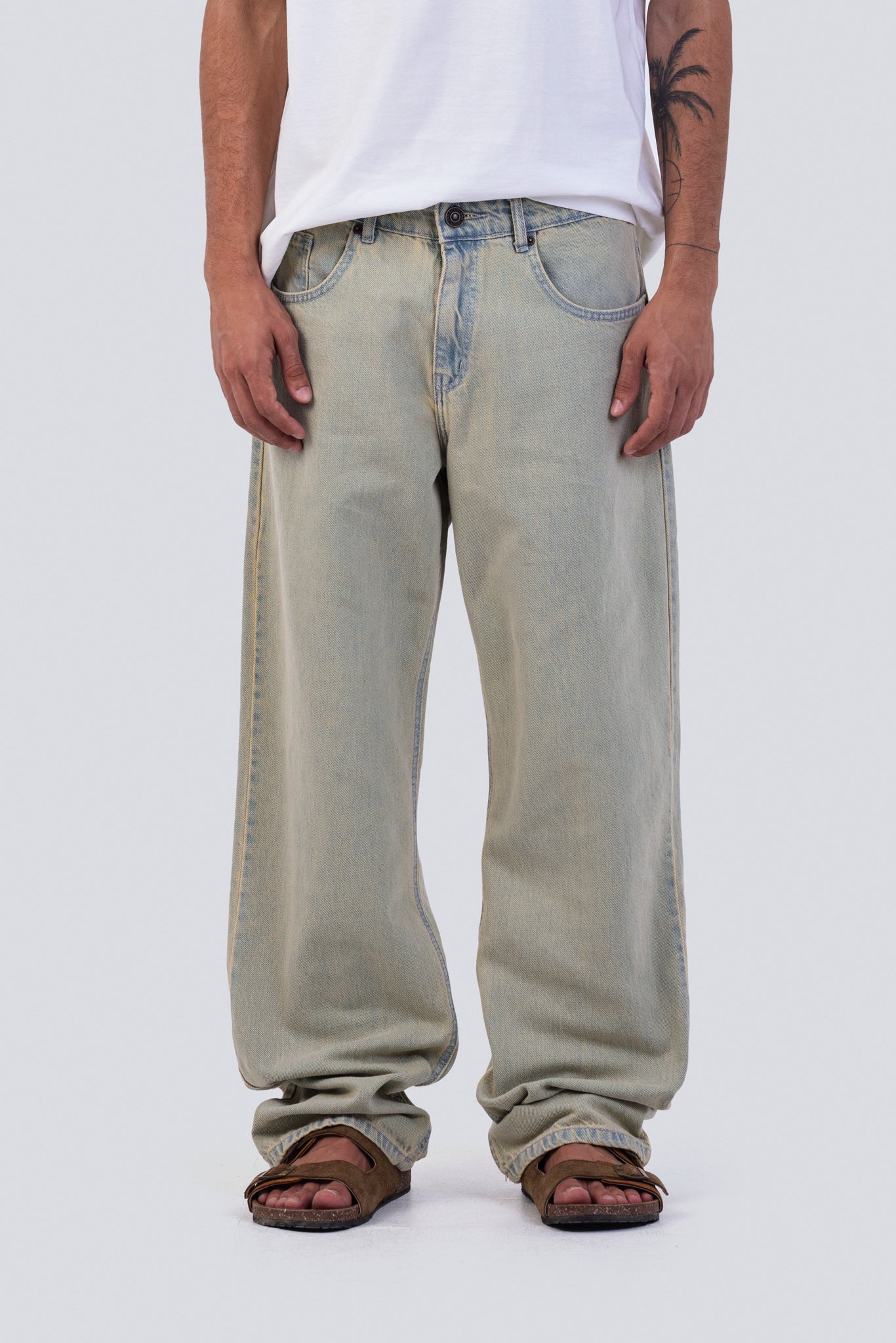 06D-1 Relaxed Washed Mud Jeans