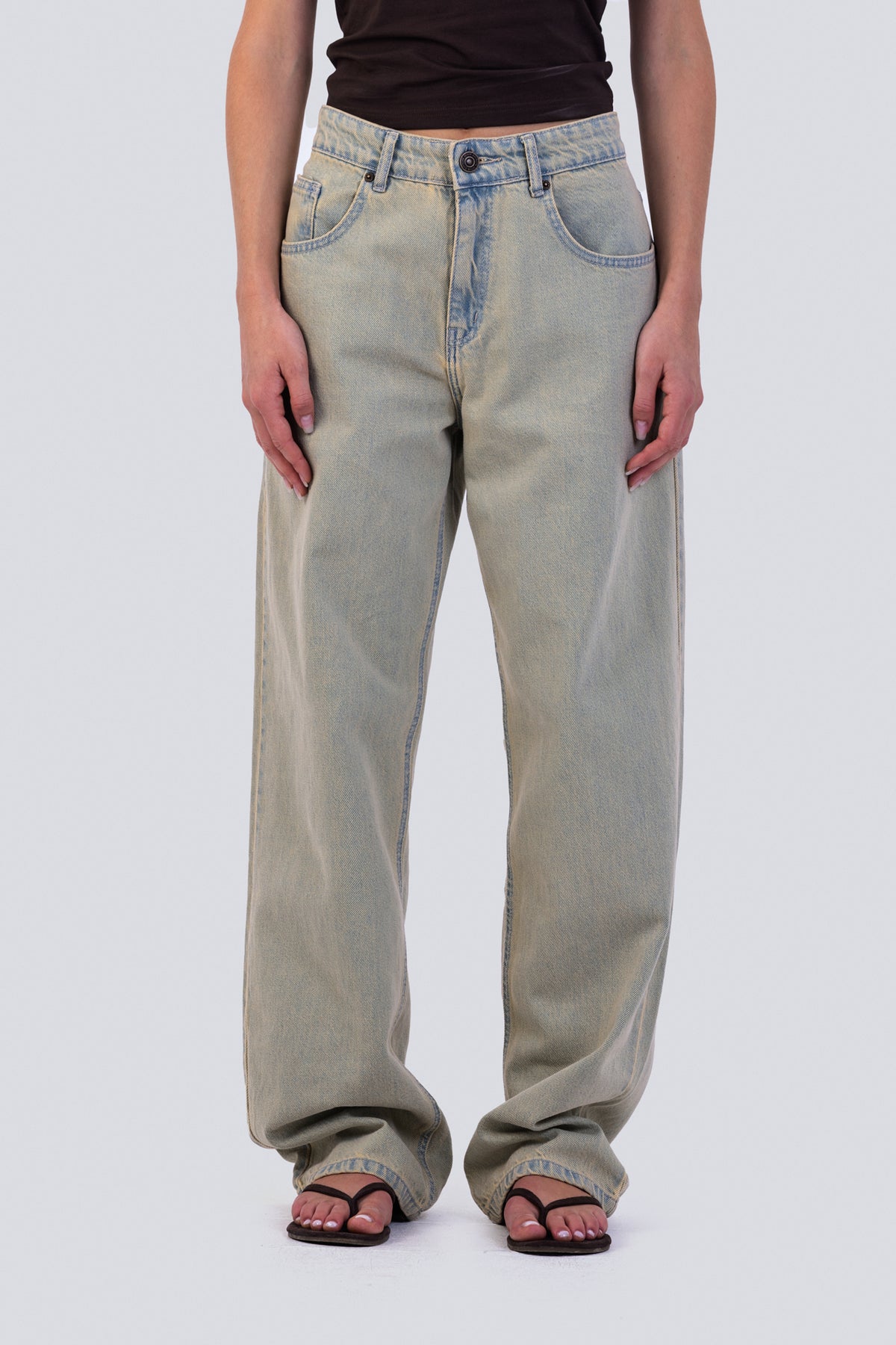 06D-1 Relaxed Washed Mud Jeans