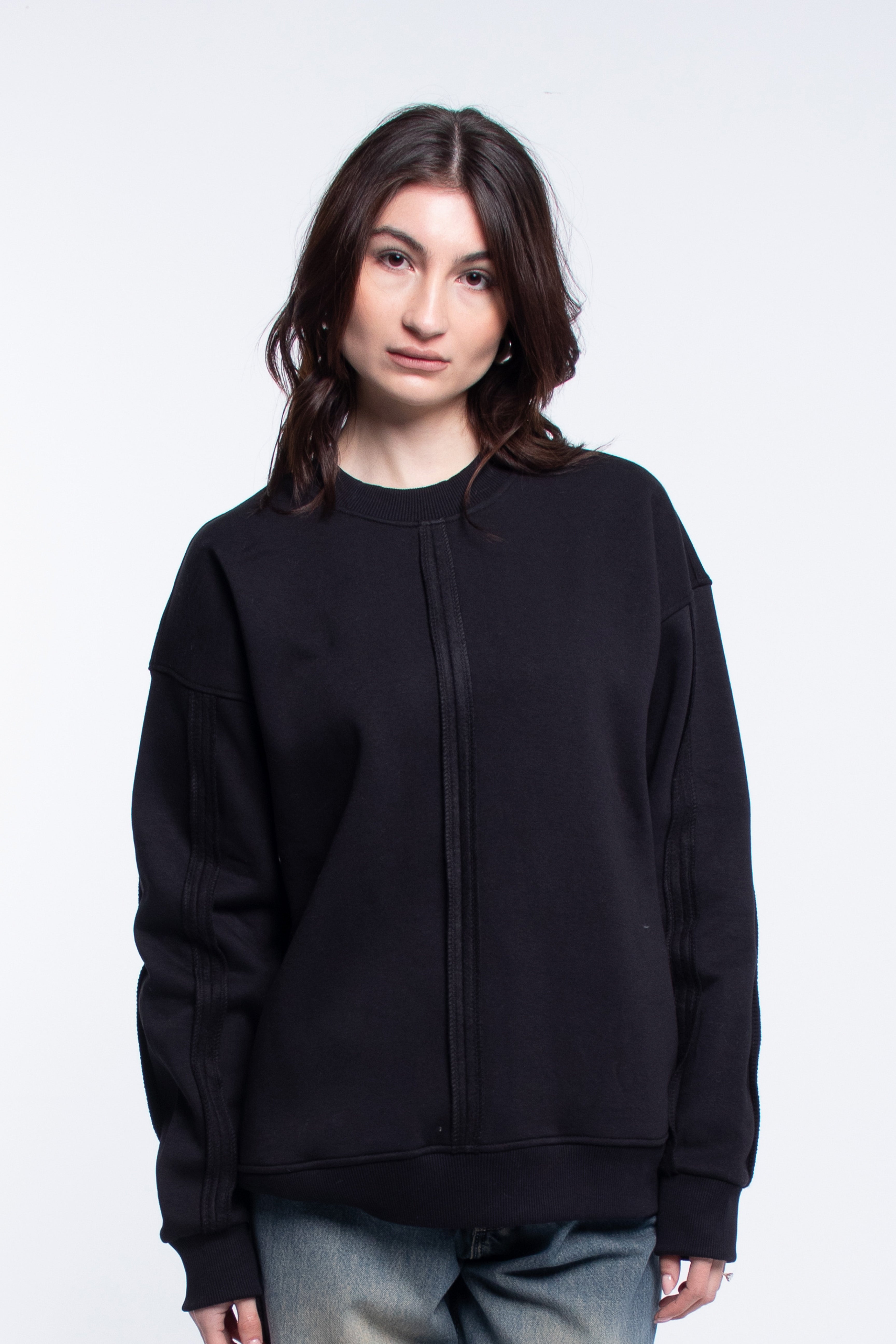 Black L01 Oversized Sweatshirt
