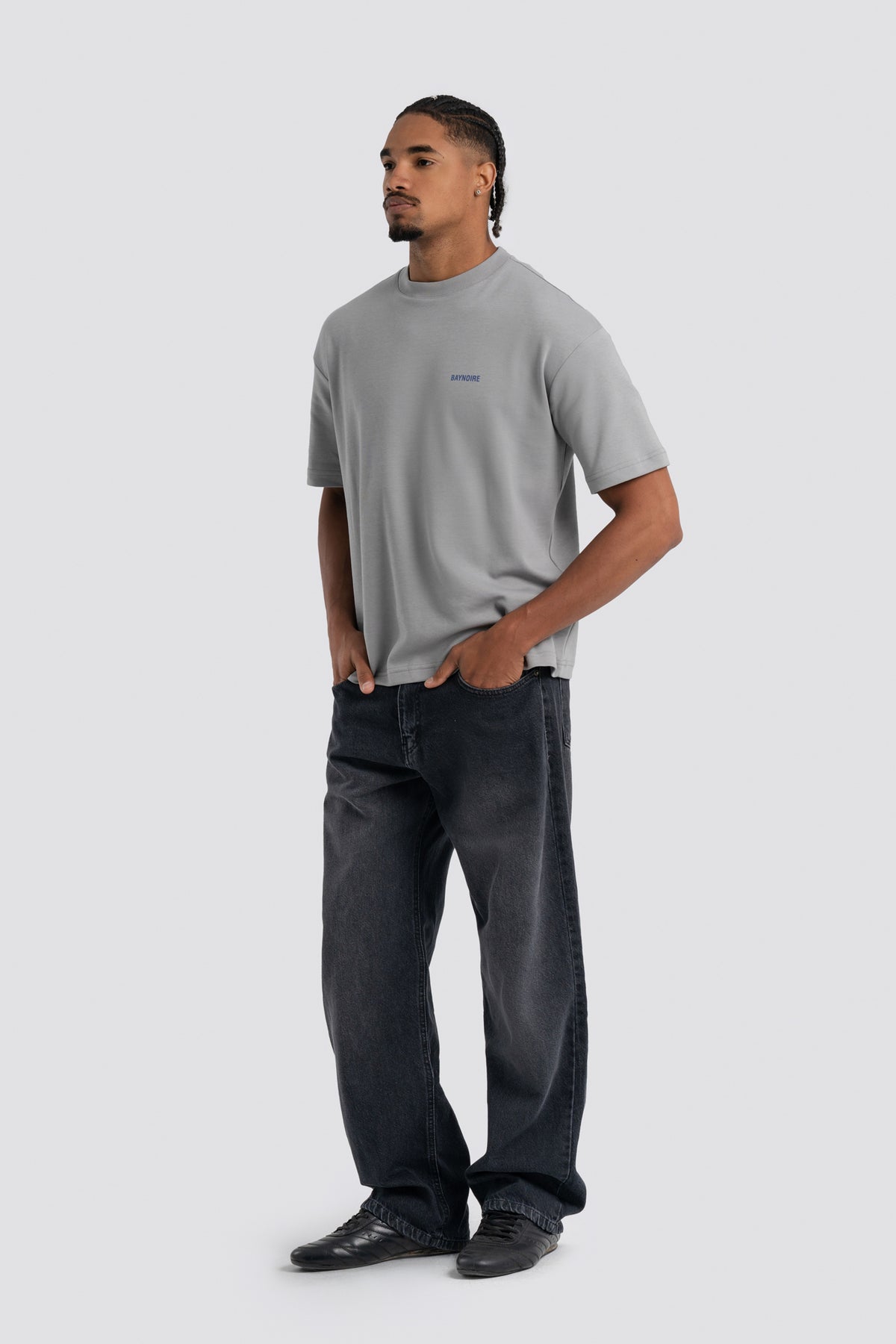 06D-1 Relaxed Charcoal Jeans