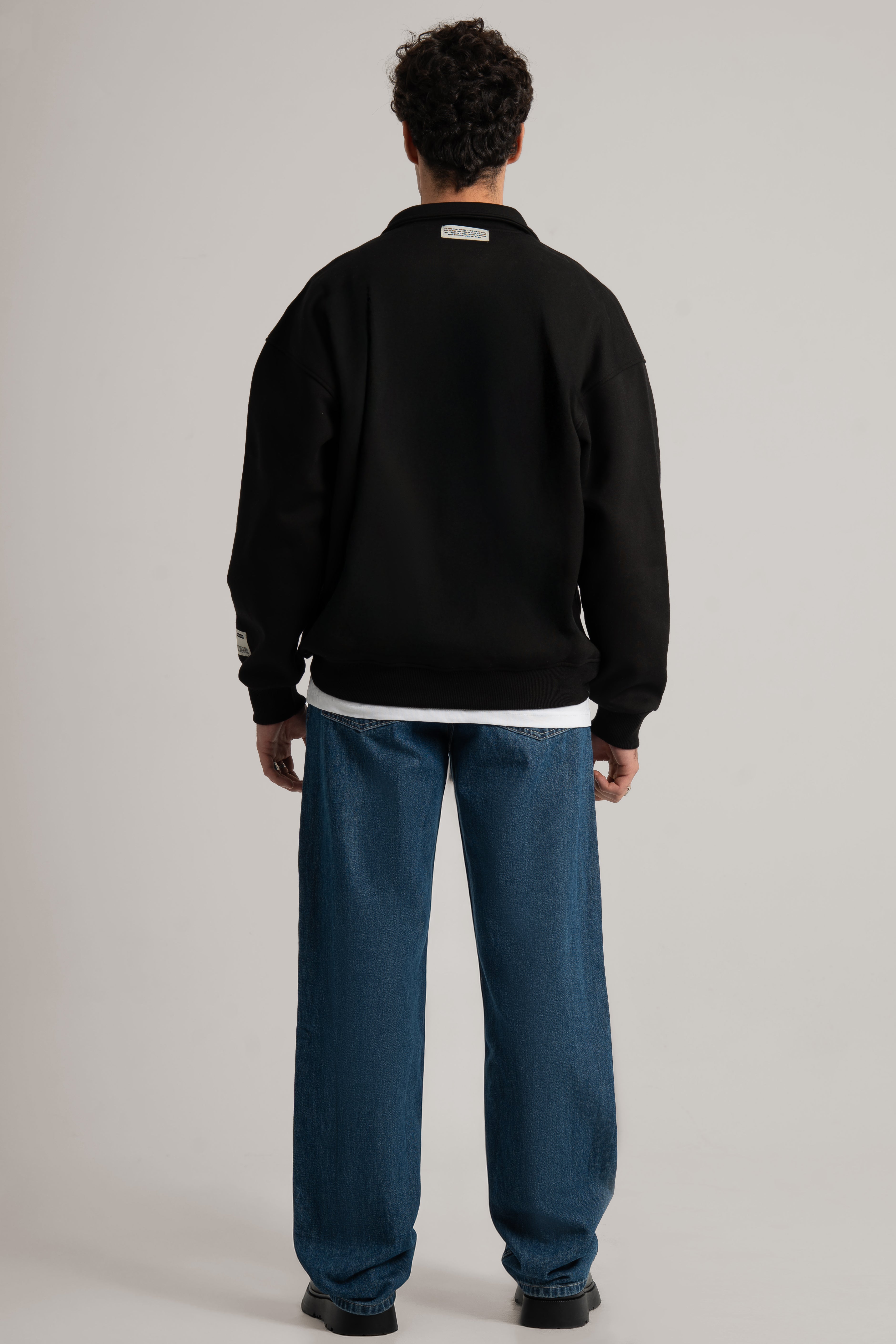 Black Q-Zipper Sweatshirt V3