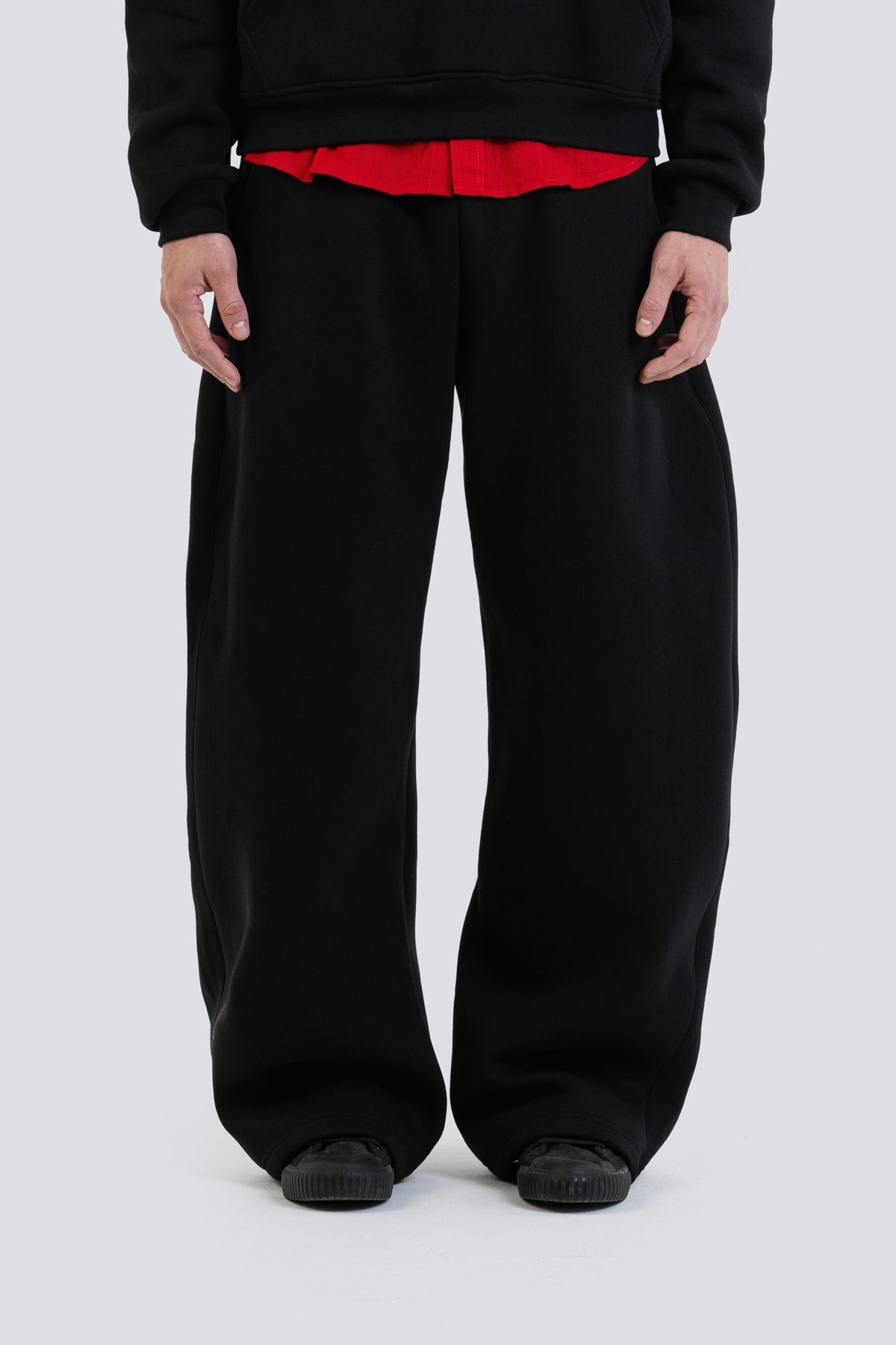 02P Balloon Black Sweatpants