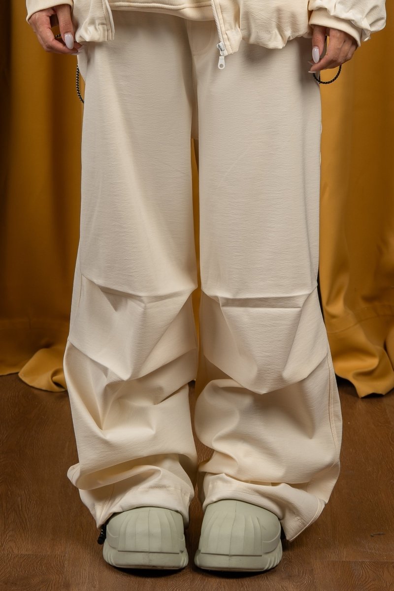 BYN X ALC Chalk Parachute Cargos - Baynoire